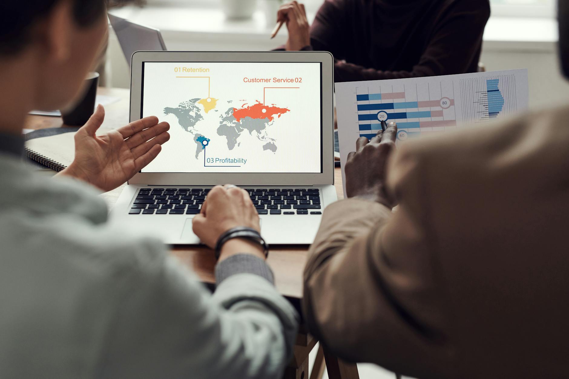 Big data analytics : clefs, solutions et services pour exploiter la donnée à grande échelle